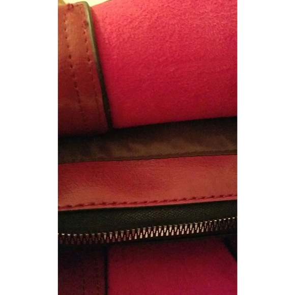 Handbag - Picture 4 of 4